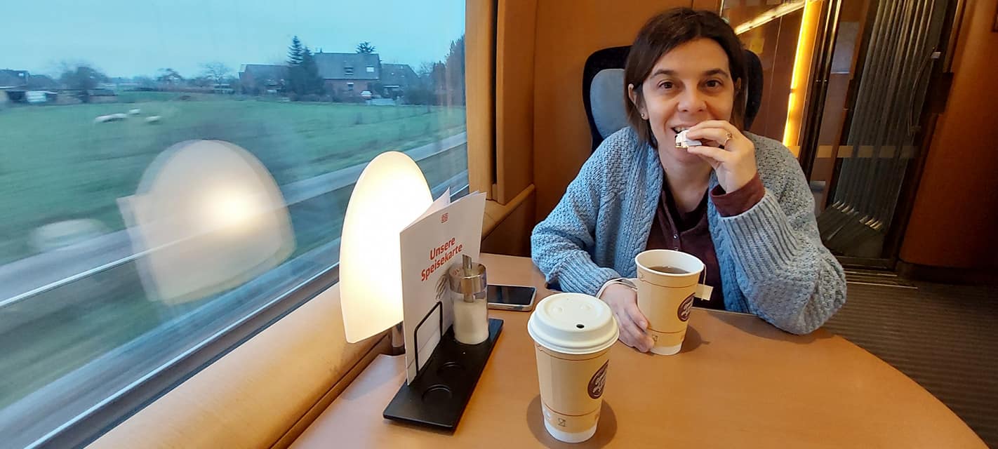 откъде работя днес, свободна практика, фрийланс и пътуване, пътуване с влак в Холандия, Иванка Могилска