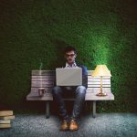 Как ИИ променя начина, по който общуват клиенти и фрийлансъри