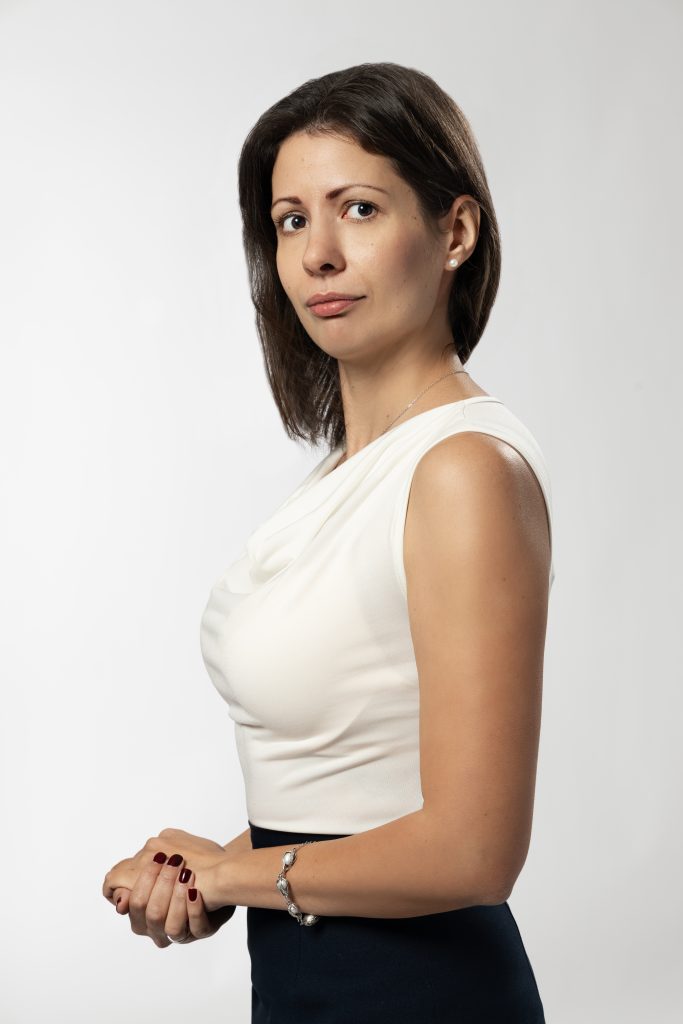 адвокат Диана Попова, употреба на ИИ, AI, авторско право, регистрация на лого, търговска марка, промишлен дизайн