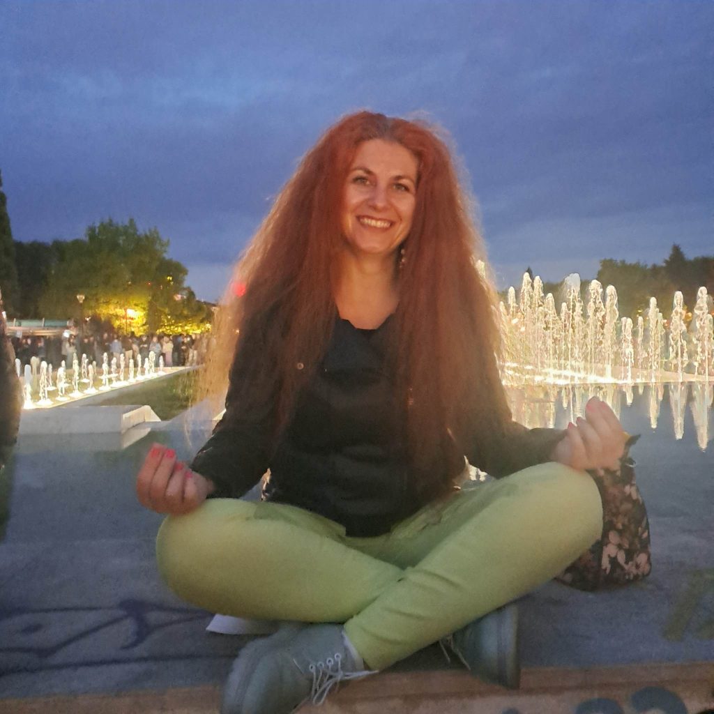 Десислава Бузова, фрийланс, свободна практика, английски, разкажи как стана фрийлансър